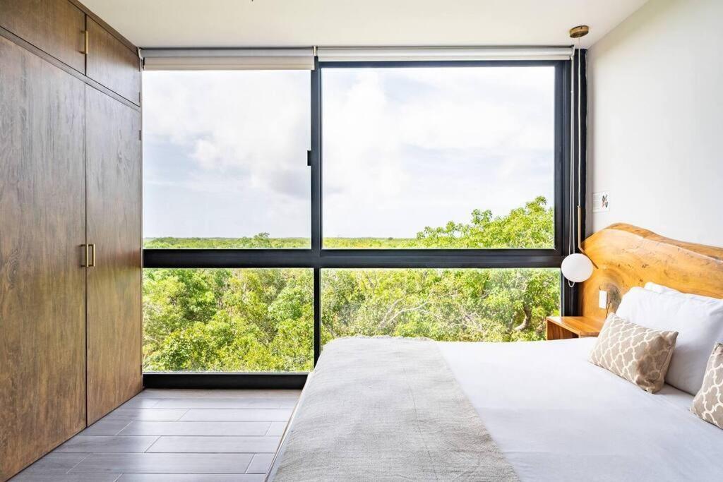 Designer Penthouse - Jungle Views, Bike To Apartment
