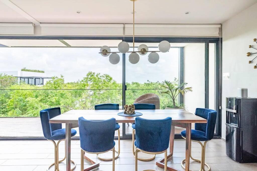 Designer Penthouse - Jungle Views, Bike To Apartment *