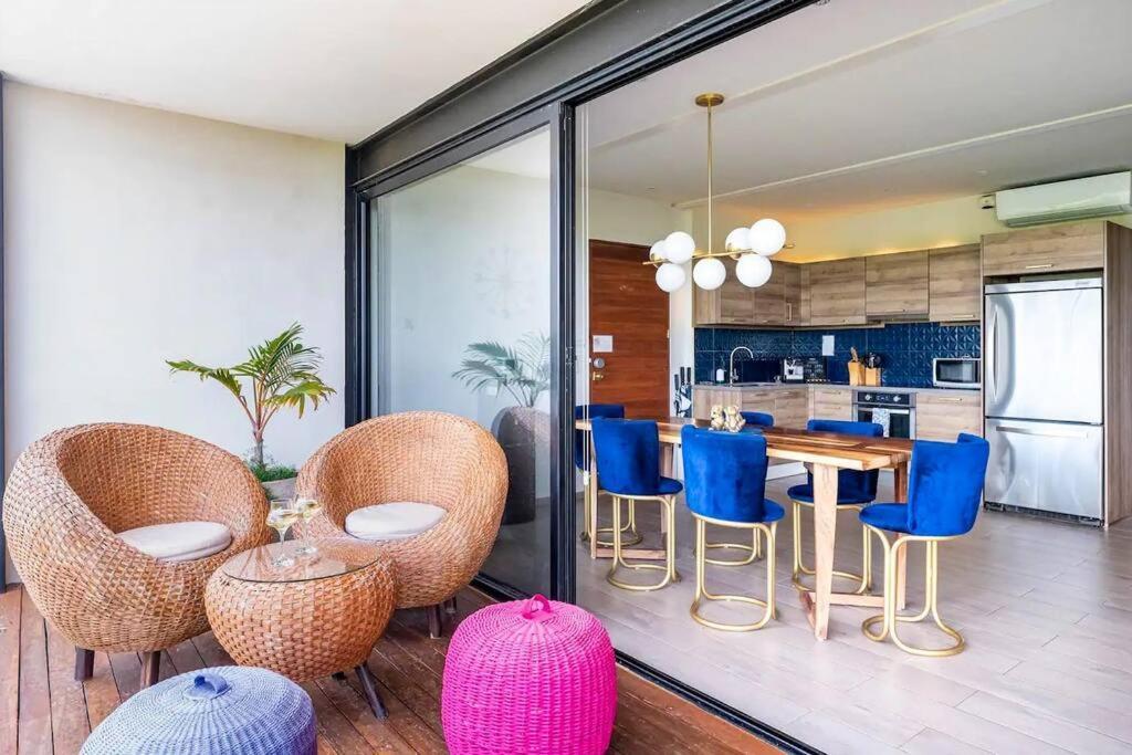 Designer Penthouse - Jungle Views, Bike To *